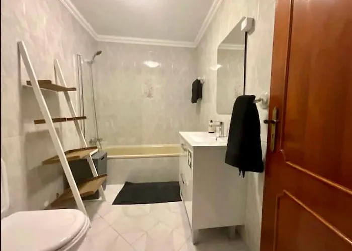 アパート T1 Strip Oura *