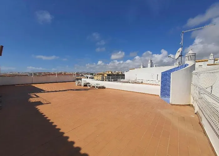 アパート T1 Strip Oura