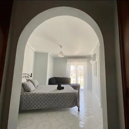 T1 Strip Oura 아파트 *